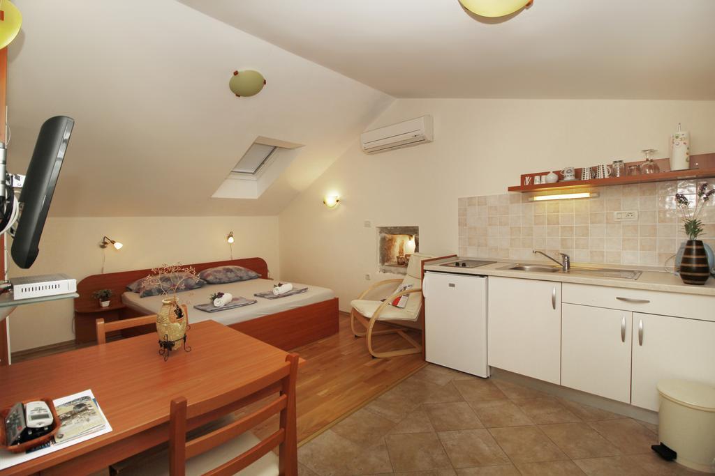 Apartments Caralipeo Макарська Екстер'єр фото