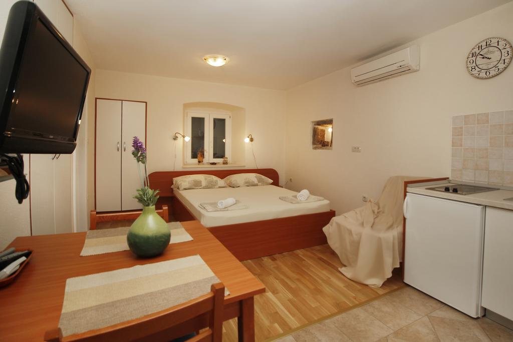 Apartments Caralipeo Макарська Екстер'єр фото